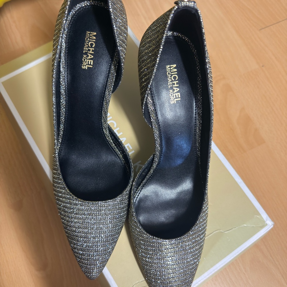 Michael Kors Gold Glitter Chain Mesh Pointed-Toe Pumps